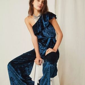 NWT FREE PEOPLE -NovellaRoyaleJessicaVelvetJumpsuit